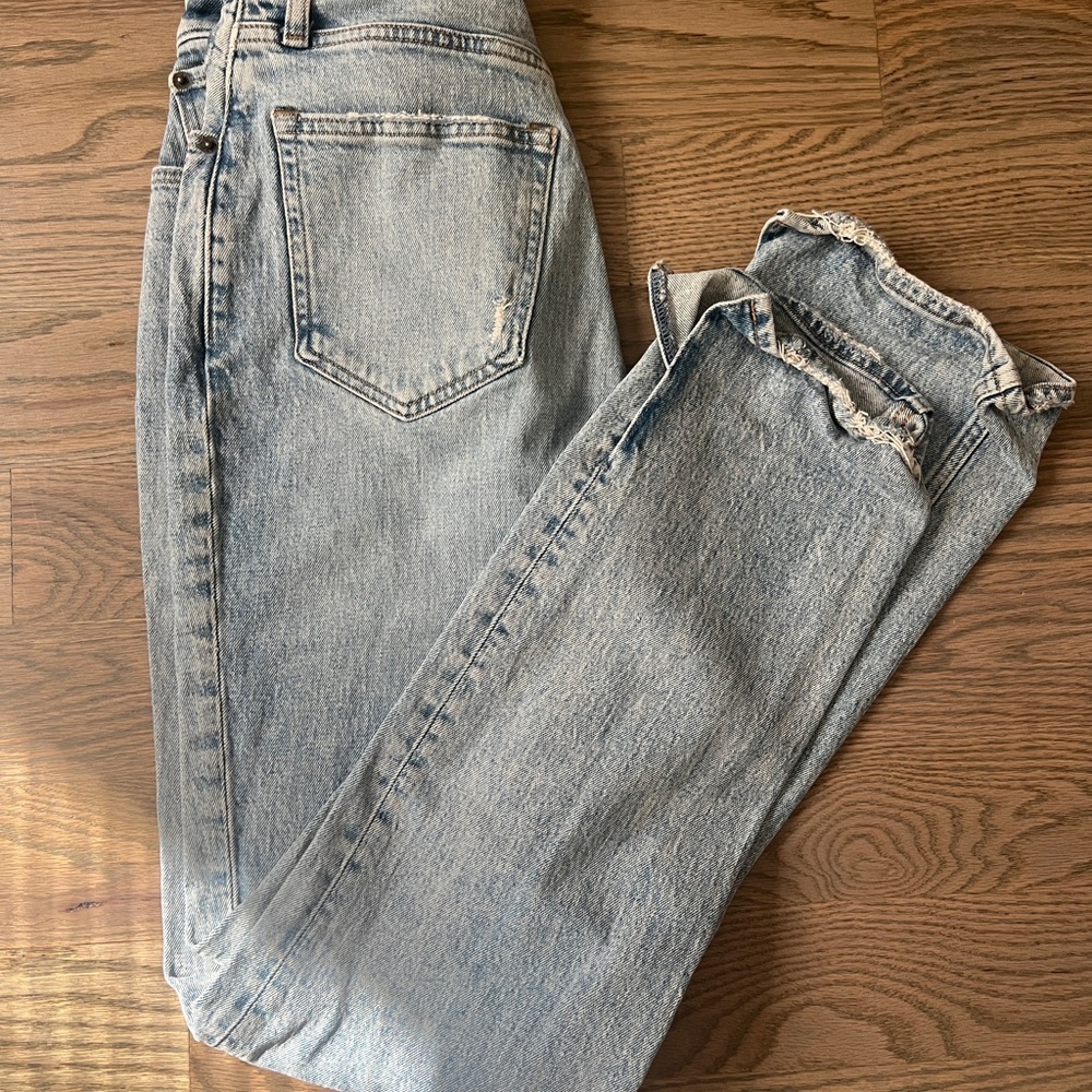 Abercrombie & Fitch Light Wash Straight Leg Jeans